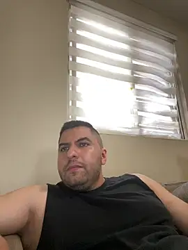 Snapshot of raulgzz4 chatting on May 26, 2026, 4:14 pm raulgzz4 online show from May 26, 2026, 4:14 pm