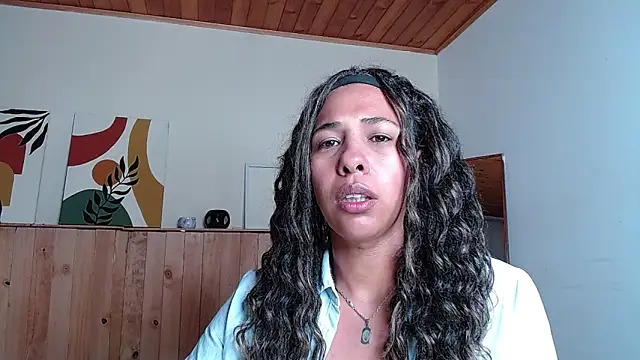 IVONNE COLLINS33 online show from October 14, 2025, 10:54 pm