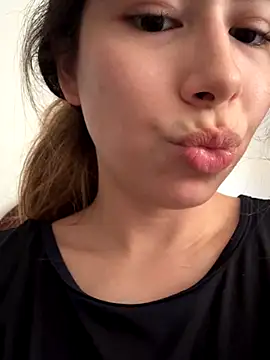 Caitlin Cat online show from October 3, 2025, 7:44 pm