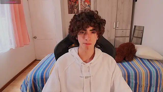 Nude Boy18 online show from January 14, 2026, 6:57 pm