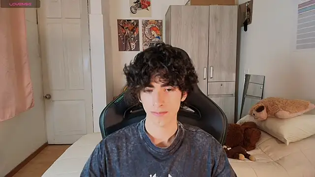 Nude Boy18 online show from April 2, 2026, 2:53 am