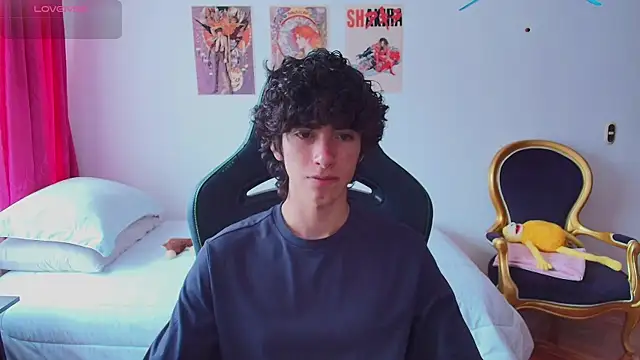 Nude Boy18 online show from July 19, 2026, 8:34 pm