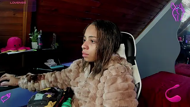 yumi hanna online show from December 23, 2025, 1:58 am