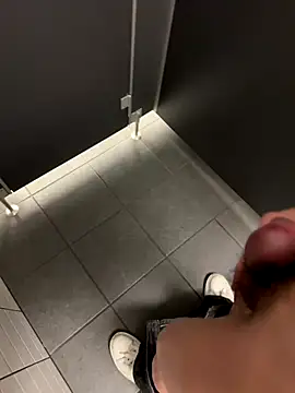 nikubenki6 online show from December 3, 2025, 1:09 pm