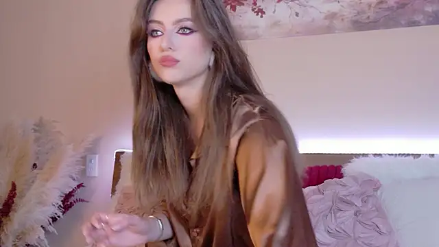 Sienna Voss online show from June 7, 2026, 8:12 pm