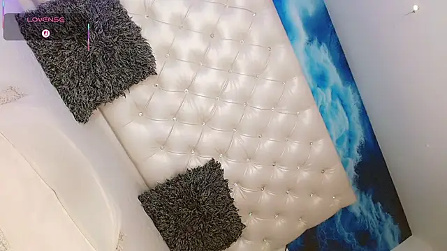 Milla Star  online show from April 19, 2026, 12:04 pm