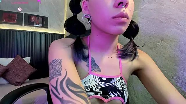 dark  nymph online show from September 19, 2025, 12:17 pm