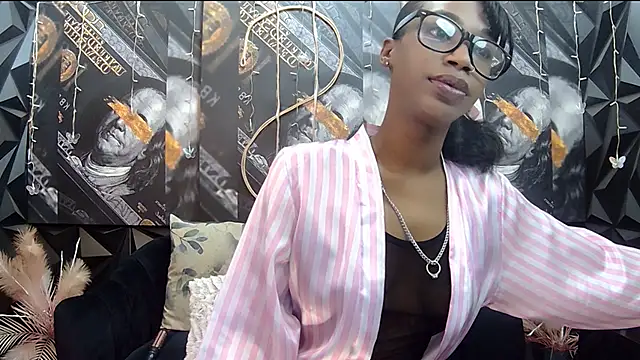 Lilmisbaddyxxx online show from September 28, 2025, 7:41 pm