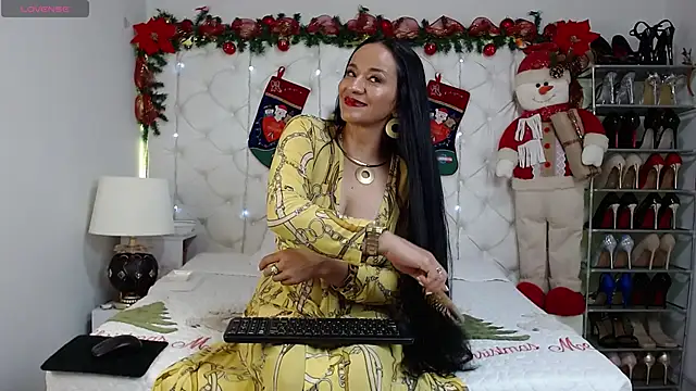 Snapshot of yury_m2_ chatting on December 4, 2025, 2:43 am yury m2 online show from December 4, 2025, 2:43 am