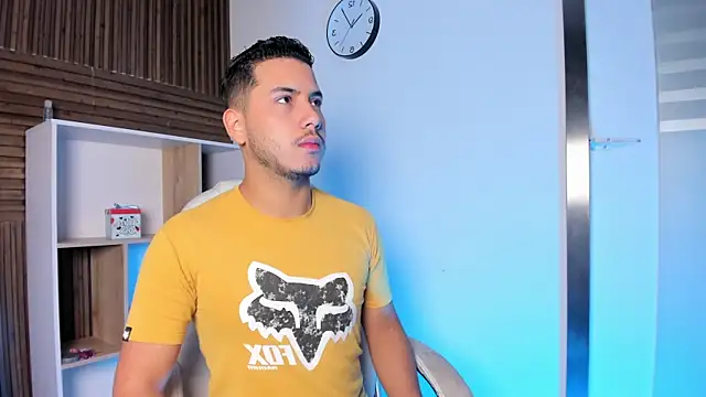 Snapshot of Axel_grey_ chatting on September 14, 2025, 12:48 pm Axel grey online show from September 14, 2025, 12:48 pm