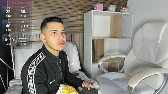 Snapshot of Axel_grey_ chatting on October 19, 2025, 1:01 pm Axel grey online show from October 19, 2025, 1:01 pm