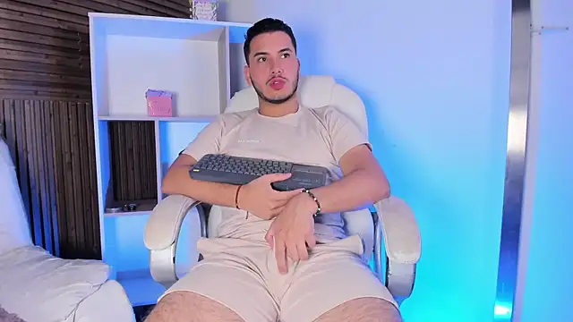 Snapshot of Axel_grey_ chatting on October 29, 2025, 12:29 pm Axel grey online show from October 29, 2025, 12:29 pm