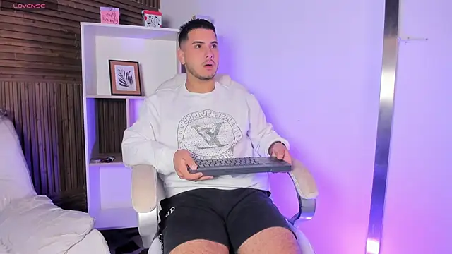 Snapshot of Axel_grey_ chatting on November 15, 2025, 12:23 pm Axel grey online show from November 15, 2025, 12:23 pm