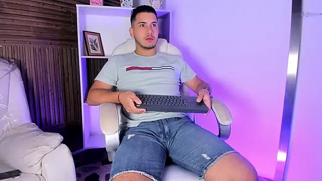 Snapshot of Axel_grey_ chatting on November 30, 2025, 1:04 pm Axel grey online show from November 30, 2025, 1:04 pm