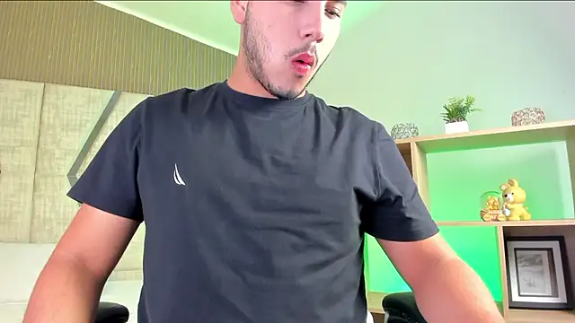 Axel grey  online show from March 25, 2026, 12:33 pm