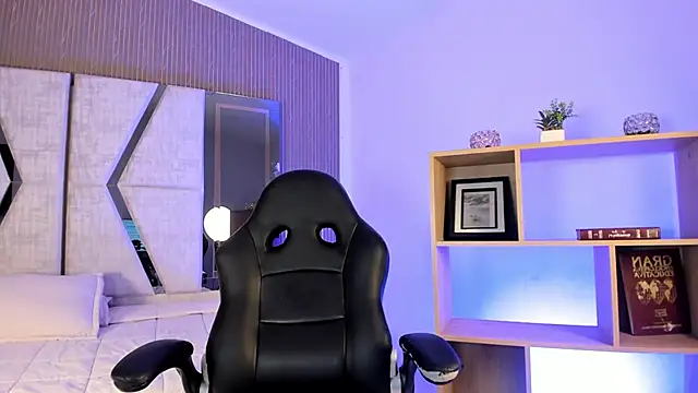 Snapshot of Axel_grey_ chatting on June 16, 2026, 12:52 pm Axel grey online show from June 16, 2026, 12:52 pm