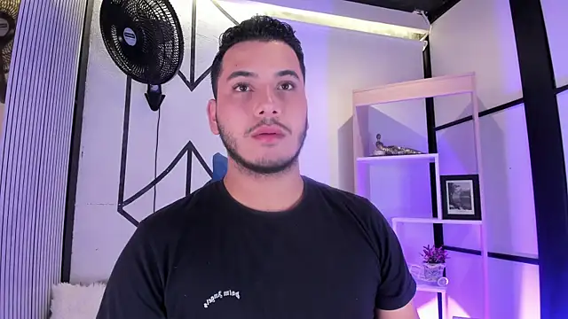 Snapshot of Axel_grey_ chatting on July 3, 2026, 5:03 am Axel grey online show from July 3, 2026, 5:03 am