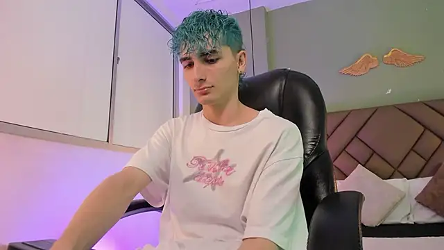 JaydenVillalobos online show from September 19, 2025, 2:07 pm
