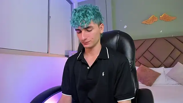 JaydenVillalobos online show from September 29, 2025, 1:27 pm