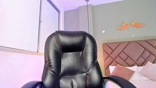 JaydenVillalobos online show from October 2, 2025, 12:23 pm