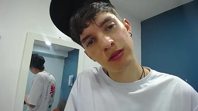 Jheampiiero online show from November 24, 2025, 12:49 pm