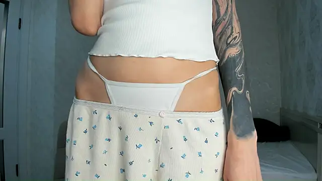 Snapshot of Amy_Loveme chatting on October 4, 2025, 3:37 am Amy Loveme online show from October 4, 2025, 3:37 am