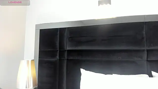 CarolineLee  online show from February 28, 2026, 10:44 pm