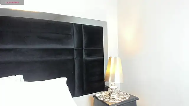 CarolineLee  online show from March 24, 2026, 10:37 pm