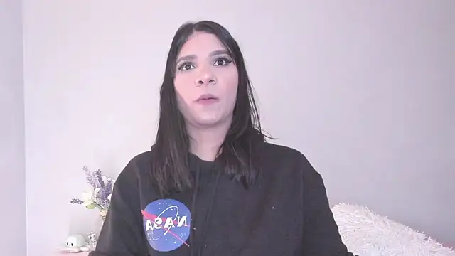 Laura-angeel online show from February 7, 2026, 11:30 pm