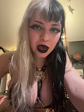 Paige Turner online show from November 9, 2025, 1:04 am