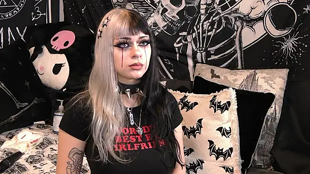 Paige Turner online show from February 5, 2026, 1:43 am