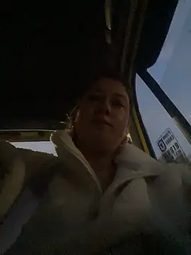 Snapshot of Abby-LS chatting on January 7, 2026, 11:18 pm Abby-LS online show from January 7, 2026, 11:18 pm