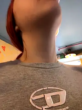 Snapshot of Paulina-Wells chatting on October 23, 2025, 9:13 pm Paulina-Wells online show from October 23, 2025, 9:13 pm