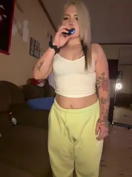 JuicyExxxperience online show from February 13, 2026, 12:45 pm