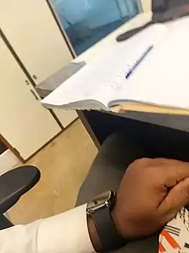 hotboy43339 online show from October 10, 2025, 9:19 am