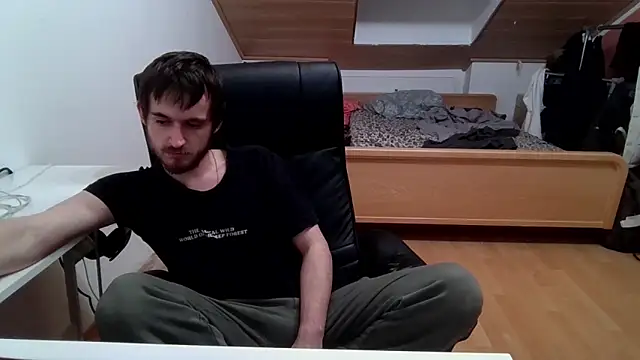 Snapshot of Bez3ybik chatting on December 16, 2025, 6:24 pm Bez3ybik online show from December 16, 2025, 6:24 pm