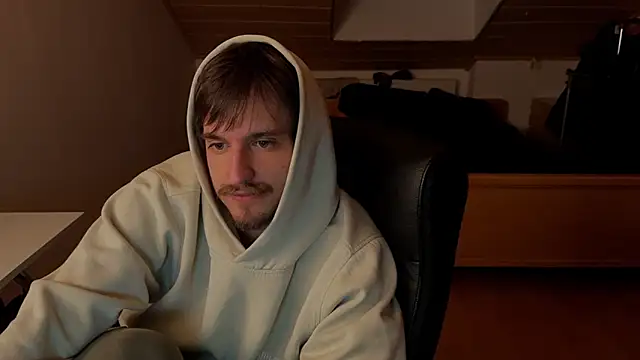 Snapshot of Bez3ybik chatting on February 22, 2026, 9:35 pm Bez3ybik online show from February 22, 2026, 9:35 pm