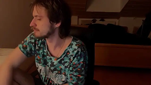 Snapshot of Bez3ybik chatting on February 23, 2026, 10:40 pm Bez3ybik online show from February 23, 2026, 10:40 pm