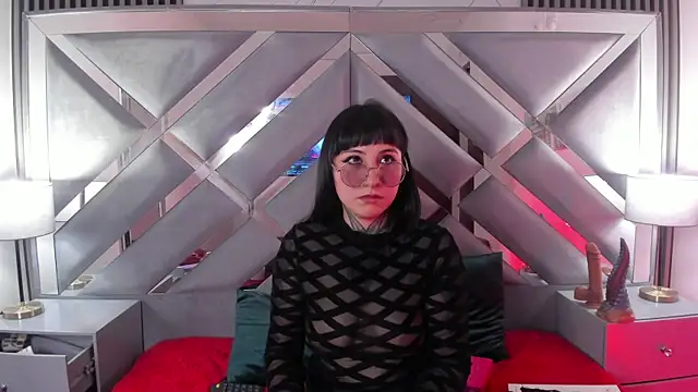 Ravenna666  online show from February 25, 2026, 8:29 pm