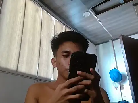 Snapshot of charlie0728 chatting on December 21, 2025, 2:51 am charlie0728 online show from December 21, 2025, 2:51 am