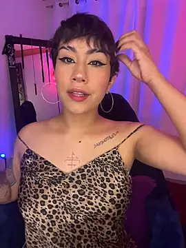 ZahaRose online show from November 28, 2025, 3:20 am