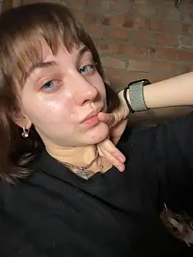 Snapshot of Only_April chatting on December 3, 2025, 8:51 pm Only April online show from December 3, 2025, 8:51 pm