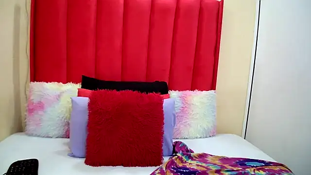 BigAssjuicy26 online show from February 9, 2026, 5:28 pm