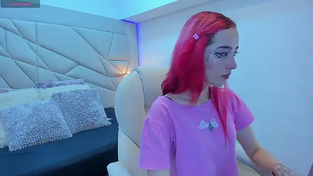 persefone 333 online show from October 11, 2025, 8:07 pm