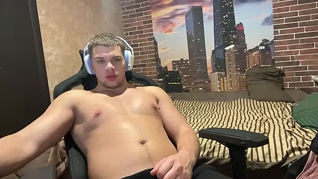 MusclePhantom online show from October 25, 2025, 8:36 pm