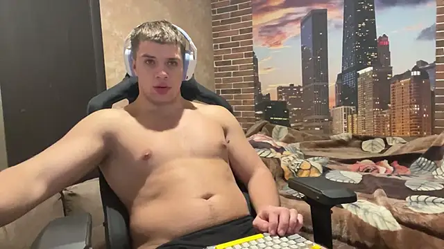 MusclePhantom online show from October 31, 2025, 9:27 pm