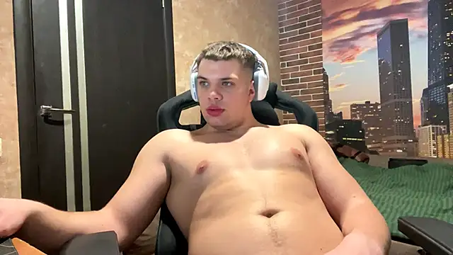 MusclePhantom online show from March 16, 2026, 10:14 pm