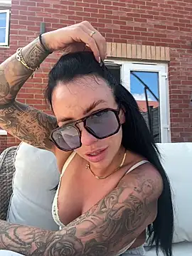 BELLABLACKXUK online show from July 3, 2026, 10:43 am