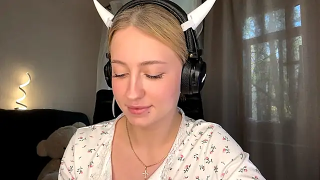 Jetta Corsacami online show from October 25, 2025, 12:13 pm