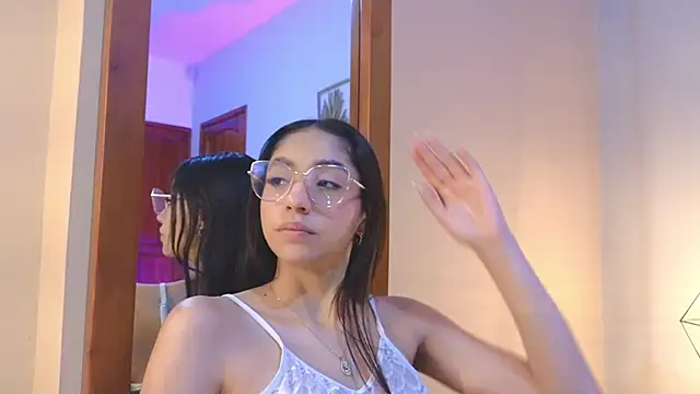 IvyJhons online show from December 18, 2025, 12:00 pm